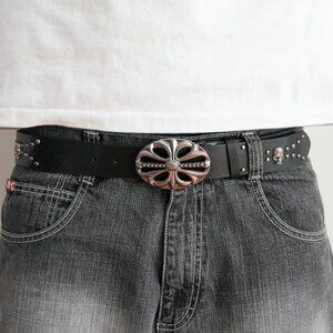 y2k skull medallion studded belt — heavy chrome street style